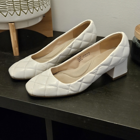 Dream Pairs Shoes - White Quilted Heels